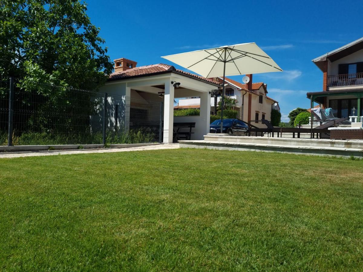 Villa Lukas Sukosan Exterior photo